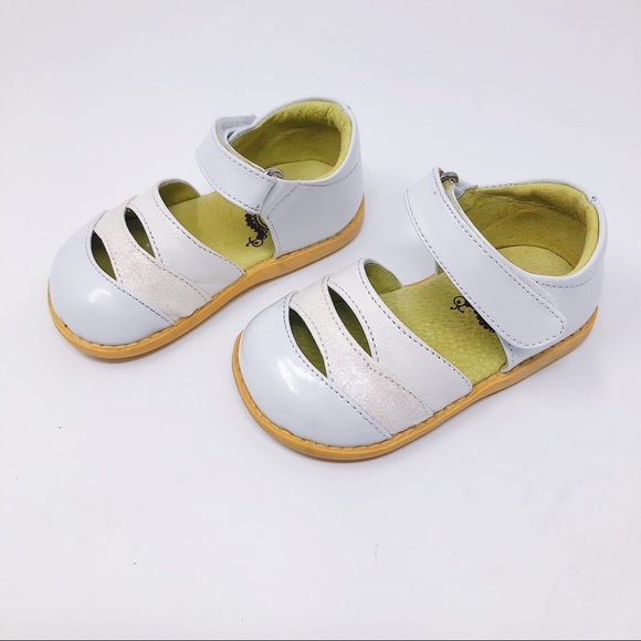 LIVIE AND LUCA BABY GIRL SUNDAY WHITE SHOES. SZ 5 - Picture 3 of 8